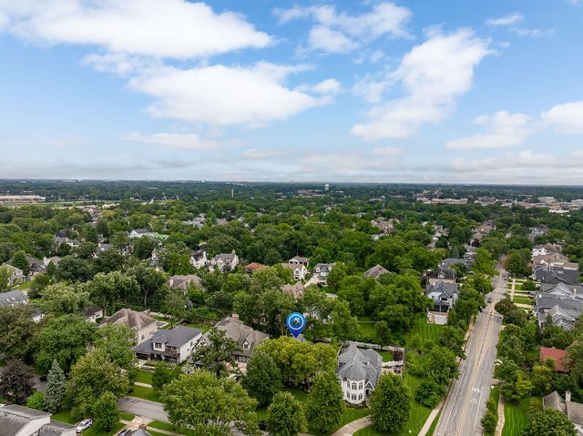 70 S Parkway Drive, Naperville, IL 60540