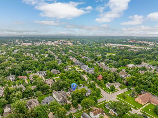 70 S Parkway Drive, Naperville, IL 60540