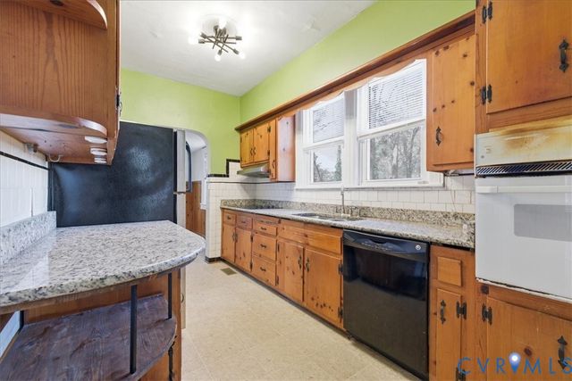 1758 Monticello St, Petersburg, VA 23805