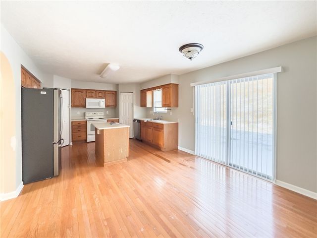 1309 Sandstone Dr, South Fayette, PA 15057