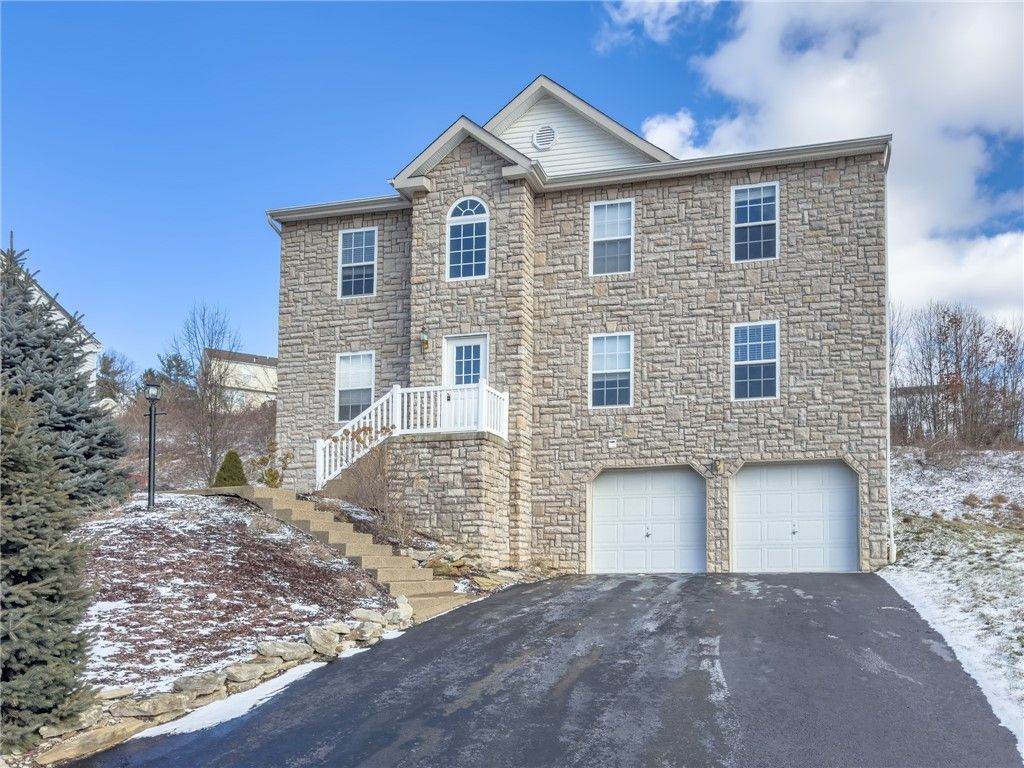 1309 Sandstone Dr, South Fayette, PA 15057