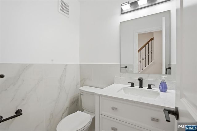 170 Knickerbocker Road, Englewood, NJ 07631