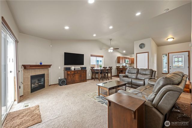 12213 58th Drive NE, Marysville, WA 98271