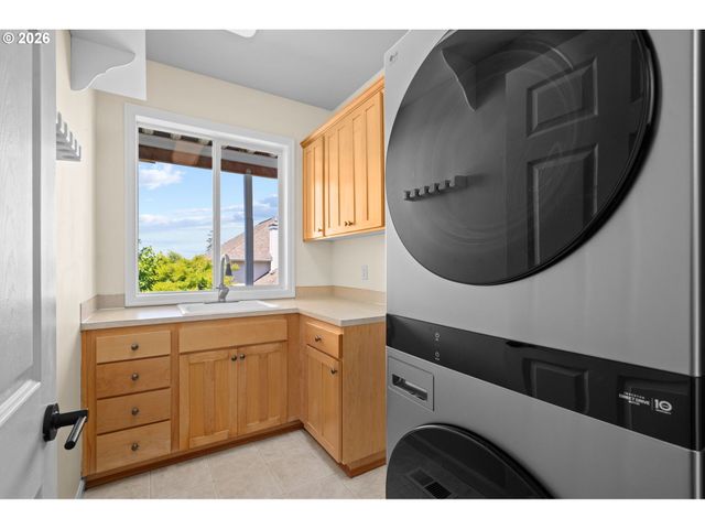 18733 Sw MARKO Ln, Beaverton, OR 97007
