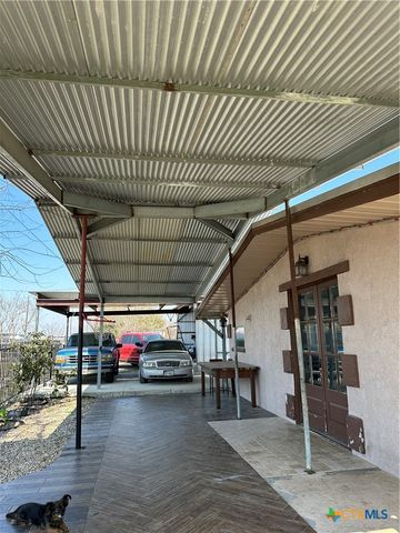 5716 Avenue C, Heidenheimer, TX 76501