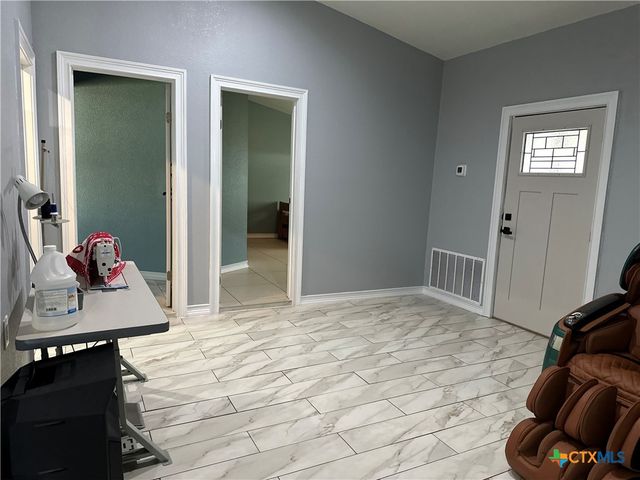 5716 Avenue C, Heidenheimer, TX 76501