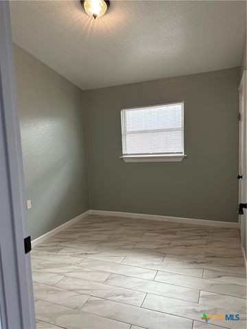 5716 Avenue C, Heidenheimer, TX 76501