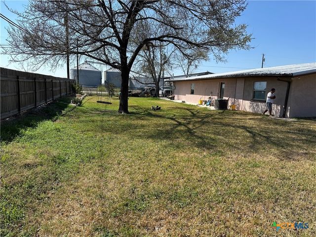 5716 Avenue C, Heidenheimer, TX 76501