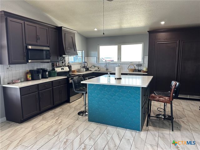 5716 Avenue C, Heidenheimer, TX 76501