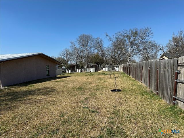 5716 Avenue C, Heidenheimer, TX 76501
