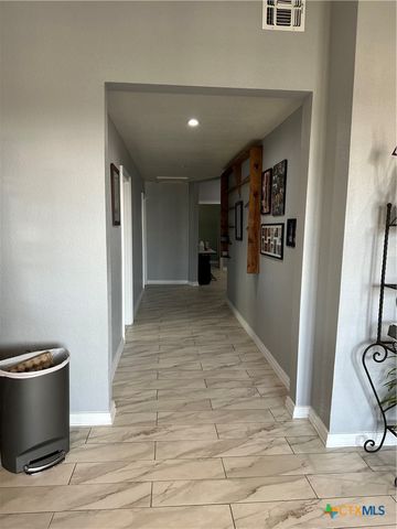 5716 Avenue C, Heidenheimer, TX 76501