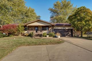 4353 East Farm Road 104, Springfield, MO 65803