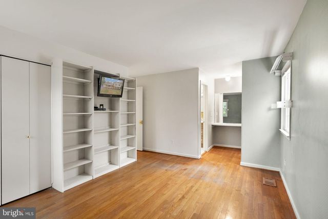 8522 TYSONS CT, Vienna, VA 22182