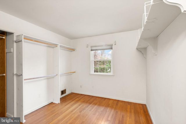 8522 TYSONS CT, Vienna, VA 22182