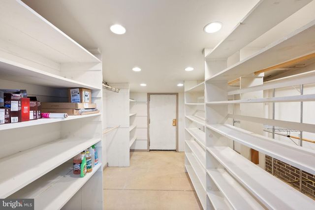 8522 TYSONS CT, Vienna, VA 22182