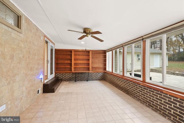 8522 TYSONS CT, Vienna, VA 22182