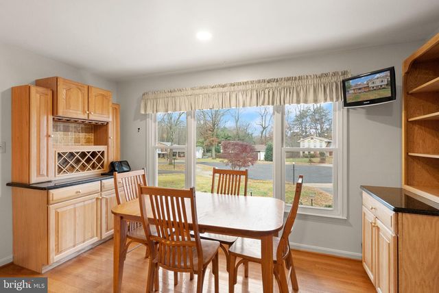 8522 TYSONS CT, Vienna, VA 22182