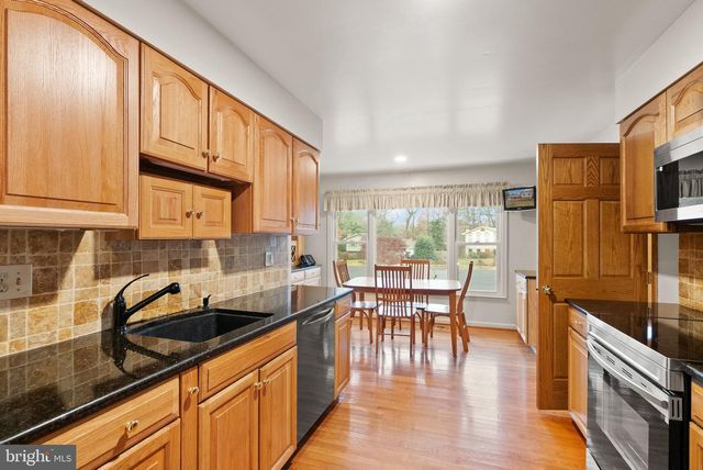 8522 TYSONS CT, Vienna, VA 22182