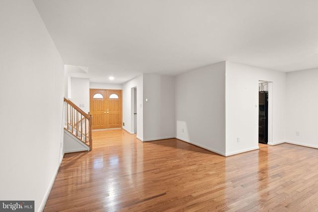 8522 TYSONS CT, Vienna, VA 22182