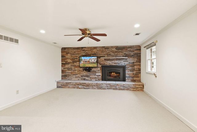 8522 TYSONS CT, Vienna, VA 22182