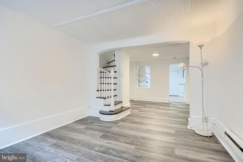 Image 5 of property listing at 2015 SPARK CT, Baltimore, MD 21231