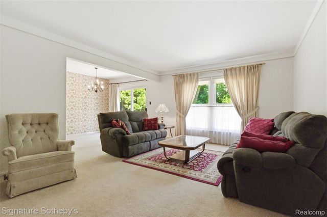 6344 Campus Drive, Dearborn Heights, MI 48127