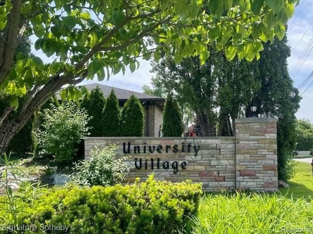 6344 Campus Drive, Dearborn Heights, MI 48127
