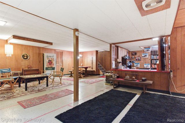 6344 Campus Drive, Dearborn Heights, MI 48127