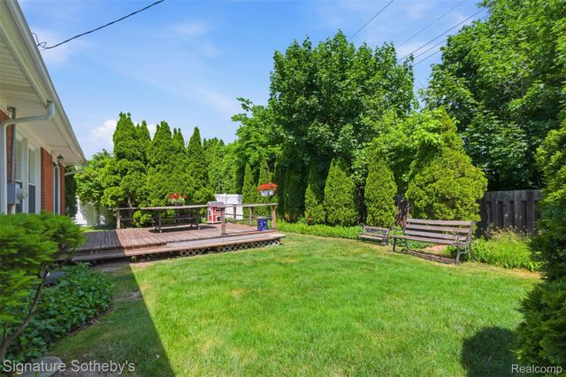 6344 Campus Drive, Dearborn Heights, MI 48127