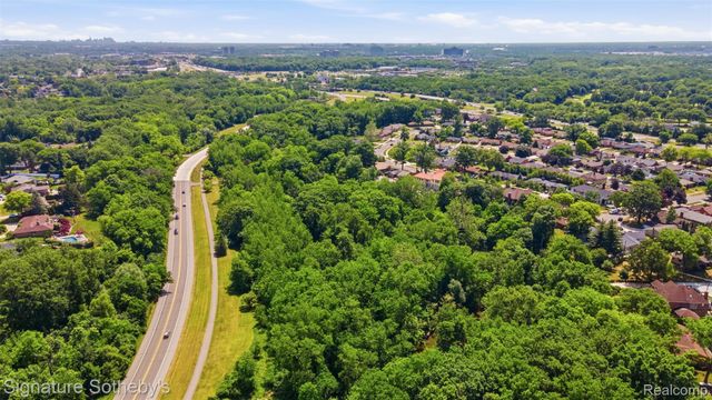 6344 Campus Drive, Dearborn Heights, MI 48127