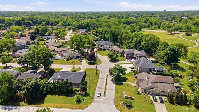 6344 Campus Drive, Dearborn Heights, MI 48127