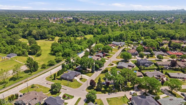6344 Campus Drive, Dearborn Heights, MI 48127
