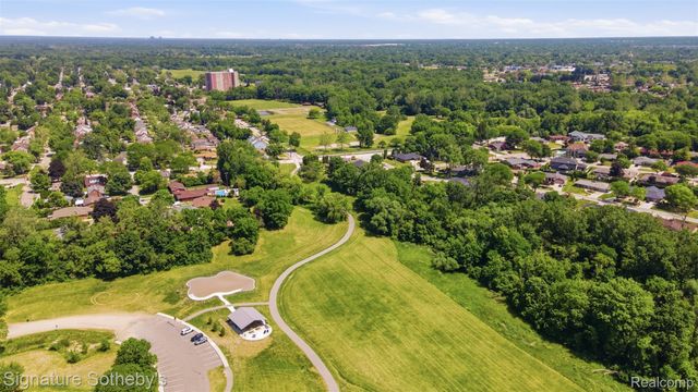 6344 Campus Drive, Dearborn Heights, MI 48127