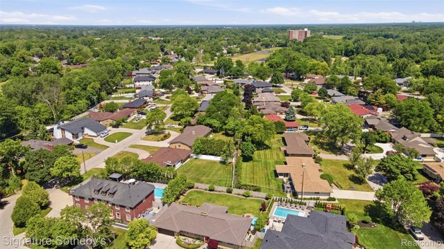 6344 Campus Drive, Dearborn Heights, MI 48127