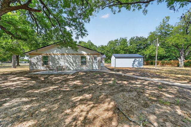 4512 Cross Timber Road, Burleson, TX 76028