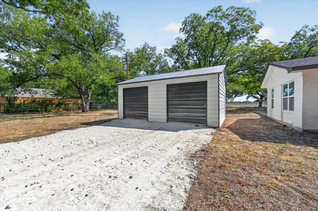 4512 Cross Timber Road, Burleson, TX 76028