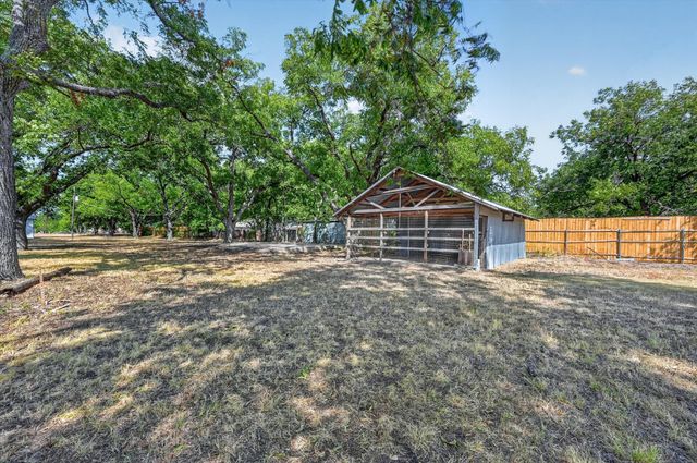 4512 Cross Timber Road, Burleson, TX 76028