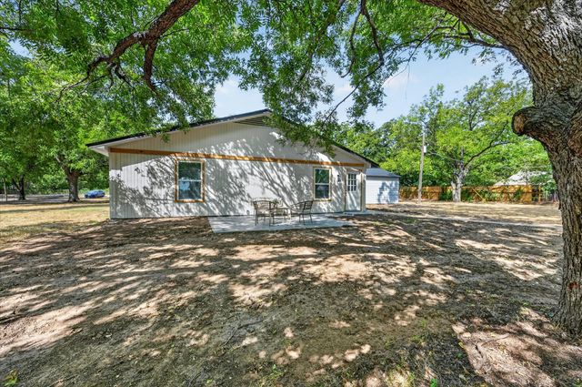 4512 Cross Timber Road, Burleson, TX 76028