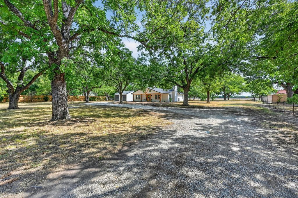 4512 Cross Timber Road, Burleson, TX 76028 — photo 2
