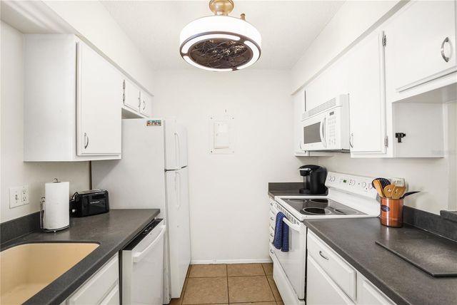 5673 MIDNIGHT PASS ROAD 201, Sarasota, FL 34242