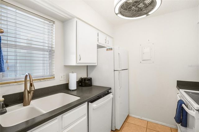 5673 MIDNIGHT PASS ROAD 201, Sarasota, FL 34242