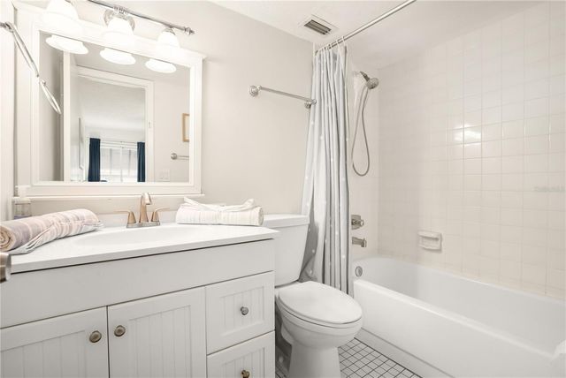 5673 MIDNIGHT PASS ROAD 201, Sarasota, FL 34242