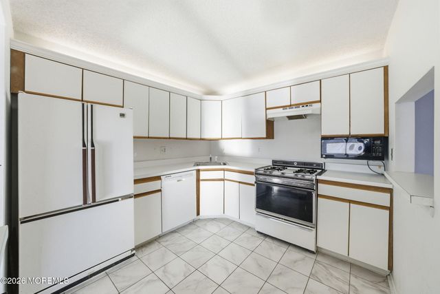 341 Danbury Lane, East Brunswick, NJ 08816