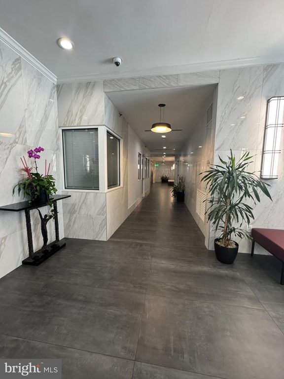 2101-7 CHESTNUT #UNIT 216, PHILADELPHIA, PA 19103 — exterior