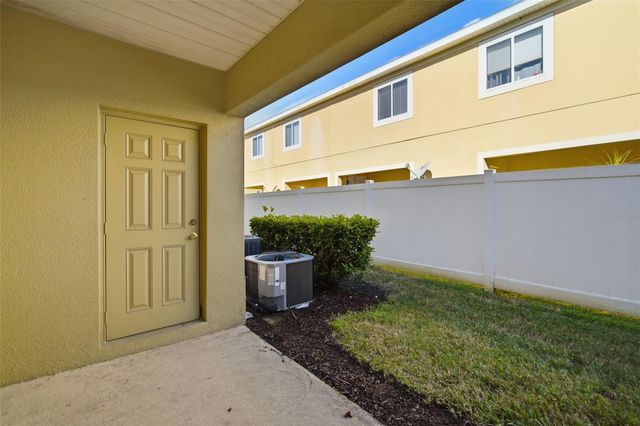 8532 BRUSHLEAF WAY, Tampa, FL 33647