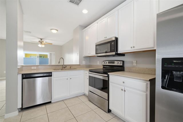 8532 BRUSHLEAF WAY, Tampa, FL 33647