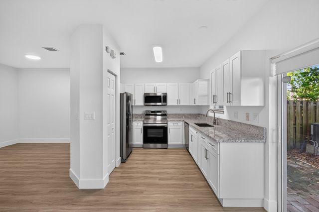 21952 SW 93RD Place 21952, Cutler Bay, FL 33190