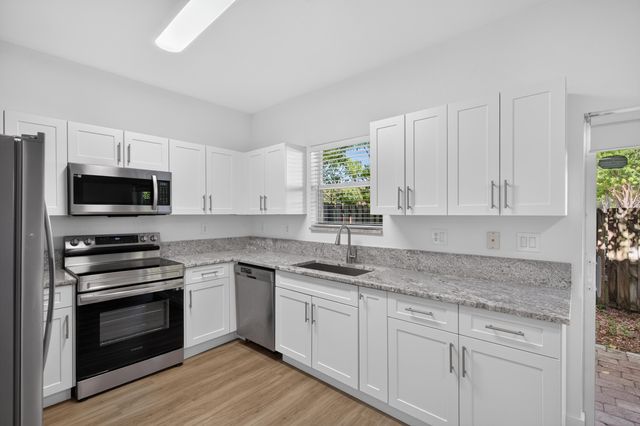 21952 SW 93RD Place 21952, Cutler Bay, FL 33190
