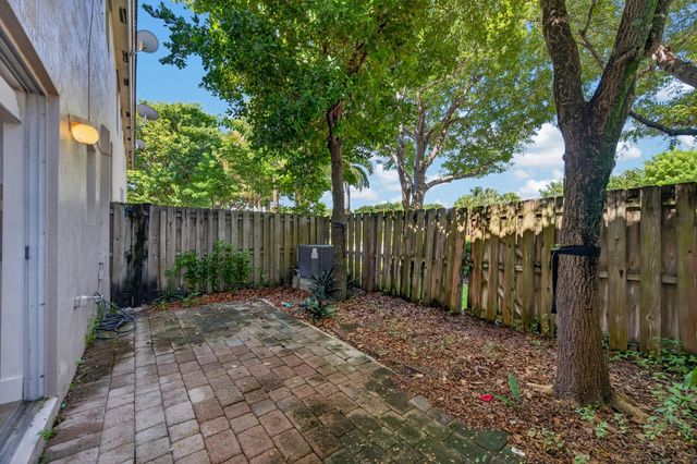 21952 SW 93RD Place 21952, Cutler Bay, FL 33190