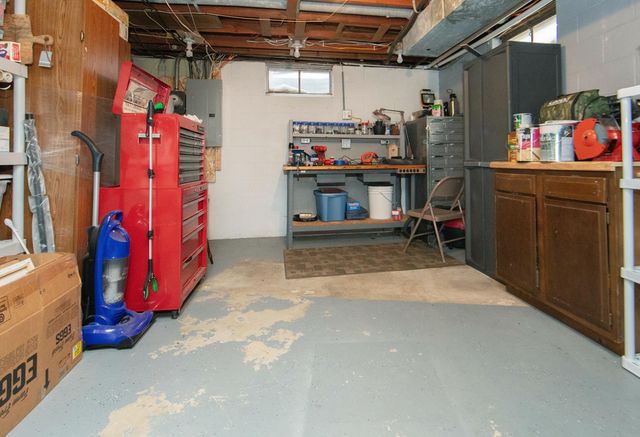 743 Progress, Waterloo, IA 50701